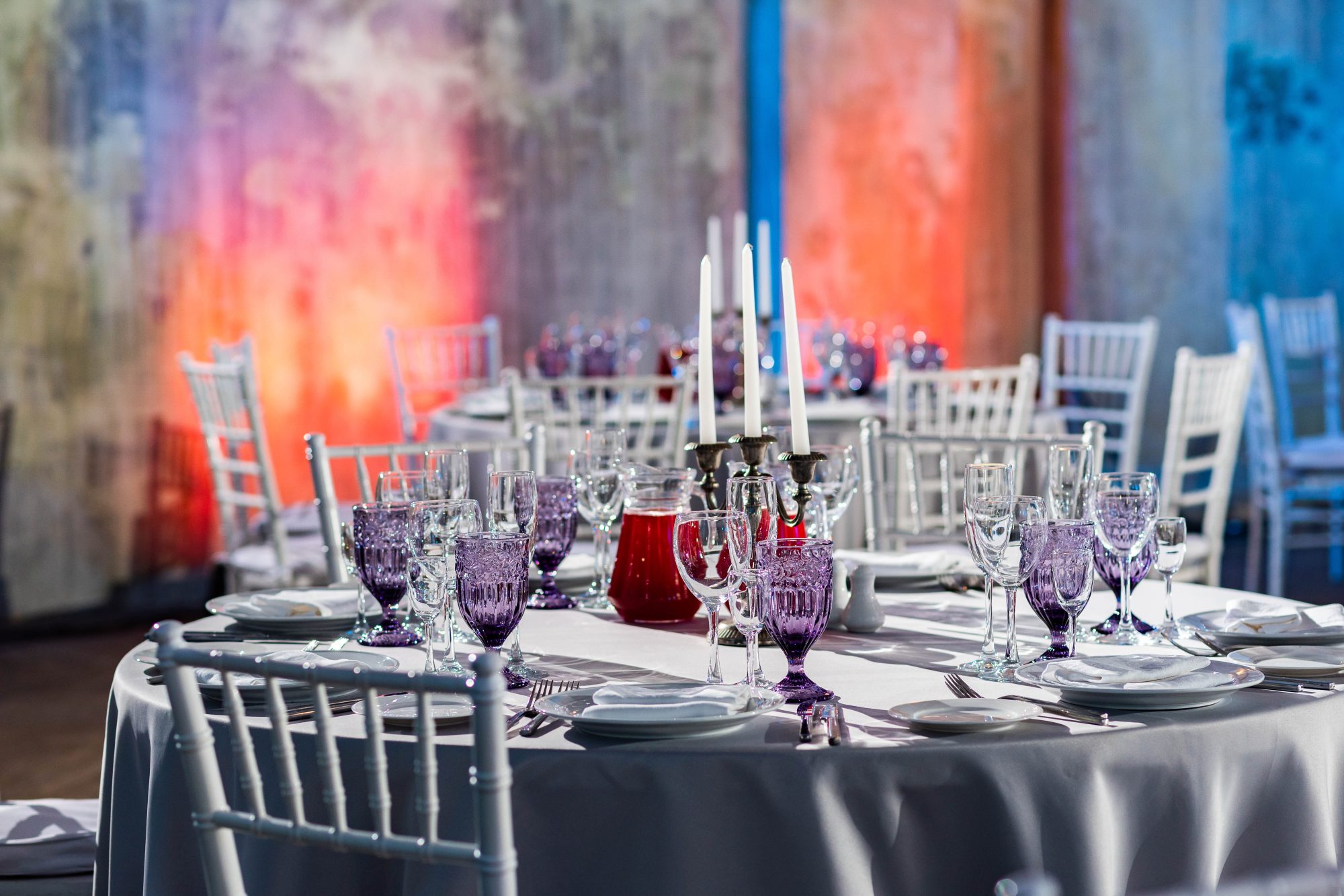Elegant wedding dining hall suitable for a welcome photo sharing sign